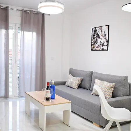 At La Isla Preciosos Apartamentos Cerca Del Centro De La Ciudad Y De La Playa Málaga Exterior foto