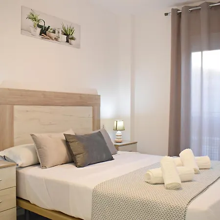 At La Isla Preciosos Apartamentos Cerca Del Centro De La Ciudad Y De La Playa Málaga Exterior foto