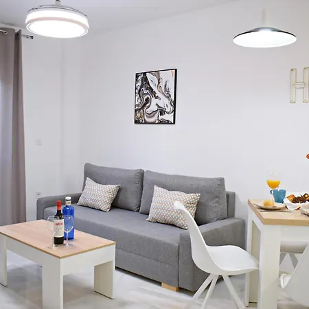 At La Isla Preciosos Apartamentos Cerca Del Centro De La Ciudad Y De La Playa Málaga Exterior foto