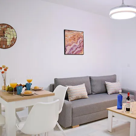At La Isla Preciosos Apartamentos Cerca Del Centro De La Ciudad Y De La Playa Málaga Exterior foto