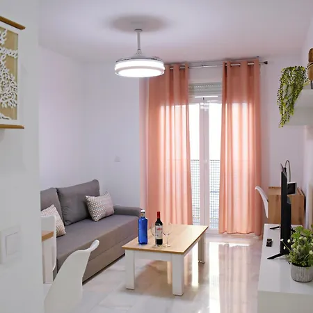 At La Isla Preciosos Apartamentos Cerca Del Centro De La Ciudad Y De La Playa Málaga Exterior foto