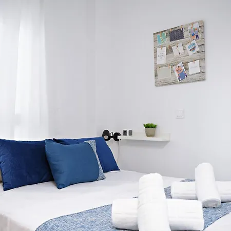At La Isla Preciosos Apartamentos Cerca Del Centro De La Ciudad Y De La Playa Málaga Exterior foto