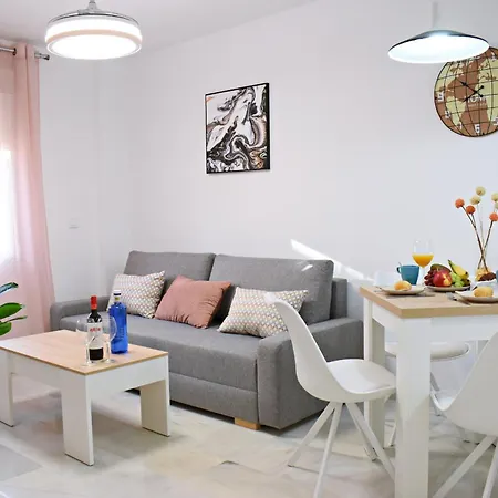 At La Isla Preciosos Apartamentos Cerca Del Centro De La Ciudad Y De La Playa Málaga Exterior foto