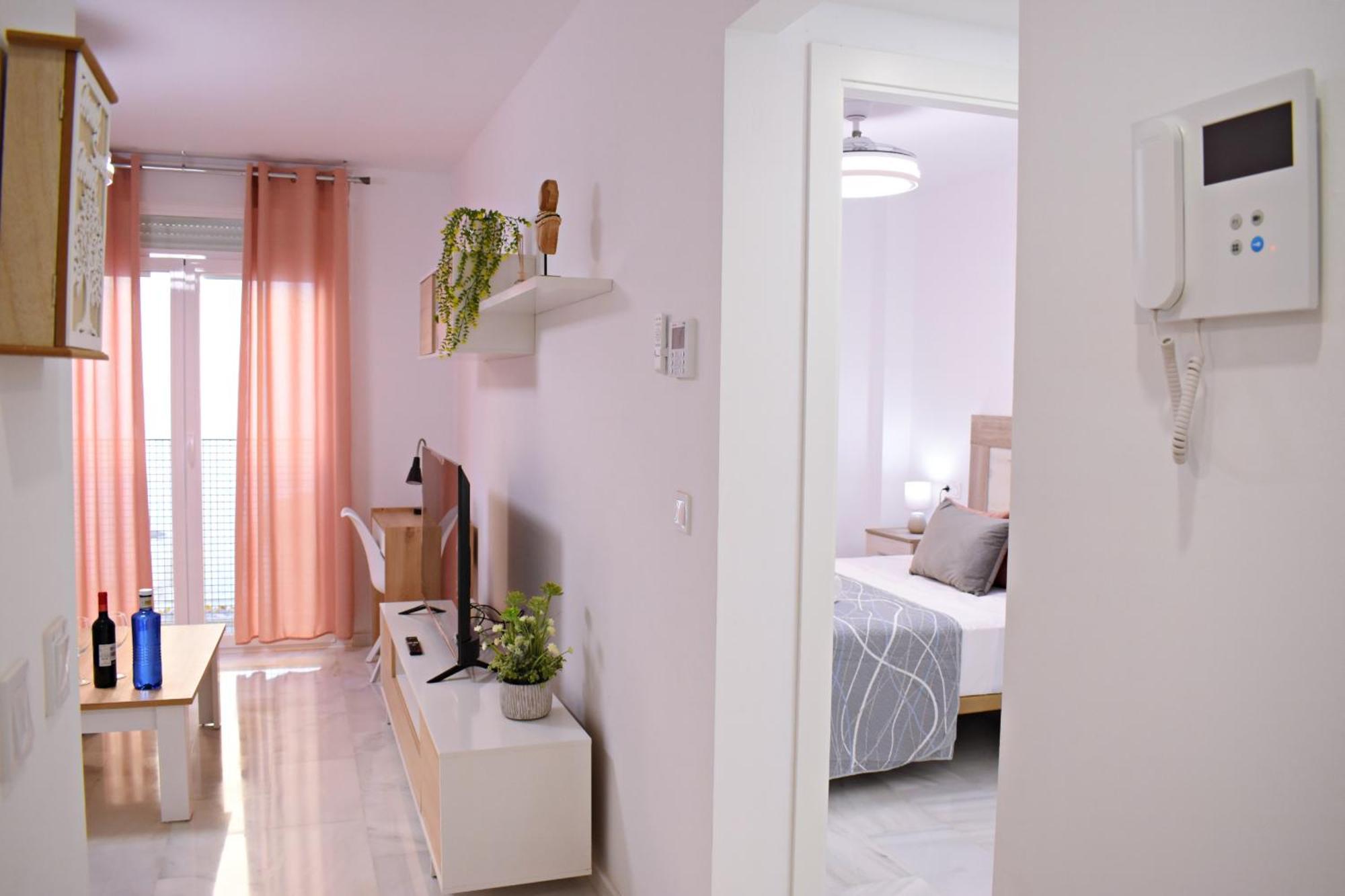 Apartament At La Isla Preciosos Cerca Del Centro De La Ciudad Y De La Playa Malaga