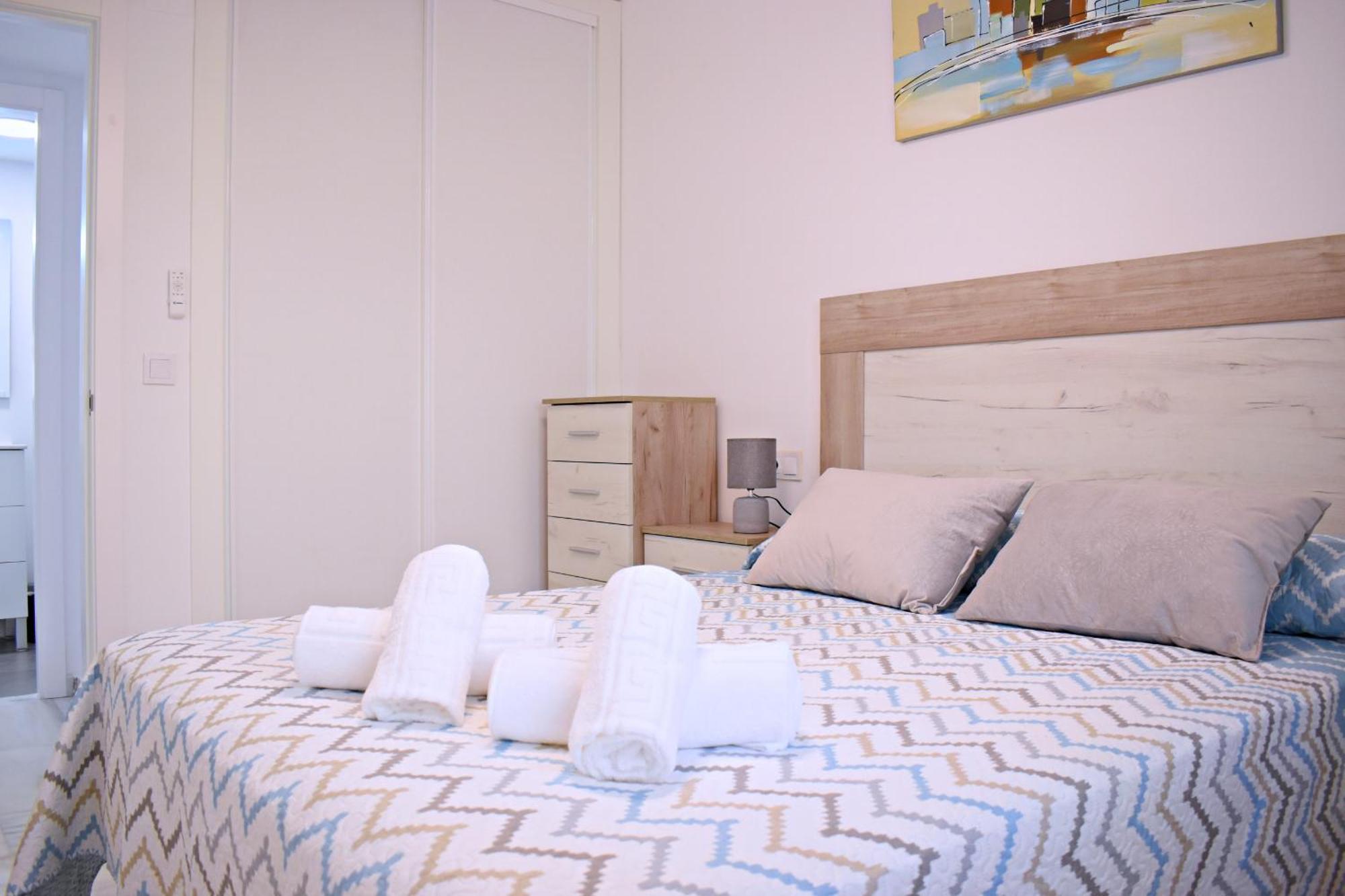 Apartament At La Isla Preciosos Cerca Del Centro De La Ciudad Y De La Playa Malaga