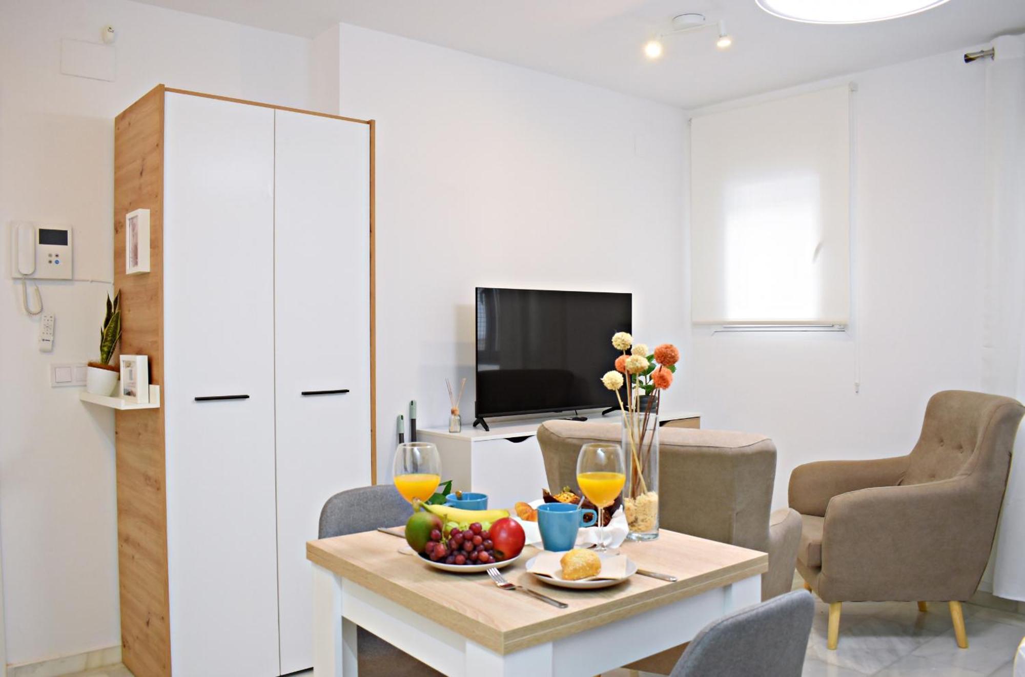 Apartment At La Isla Preciosos Cerca Del Centro De La Ciudad Y De La Playa Málaga