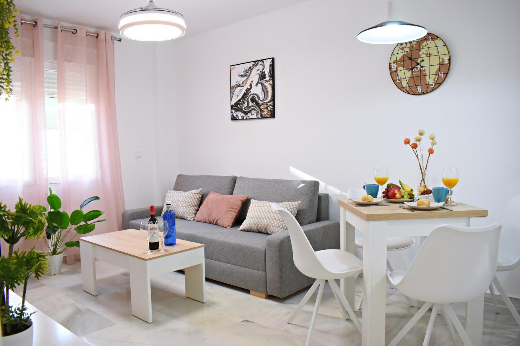 Apartment At La Isla Preciosos Cerca Del Centro De La Ciudad Y De La Playa Málaga